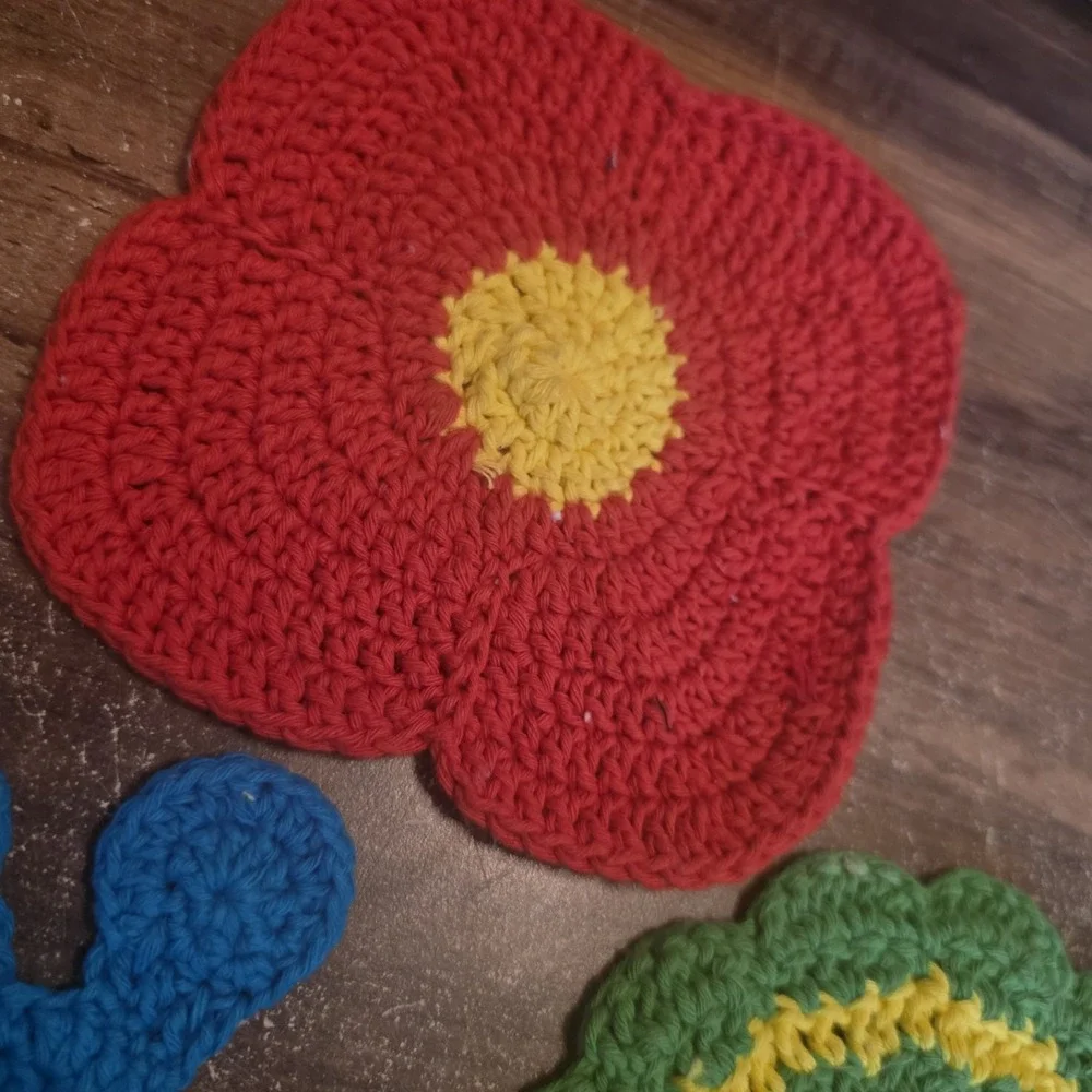 Ikea LUSY Lot of 3 Patches 100%‎ Cotton Sewing Quilting Crafts Crocheted Flowers